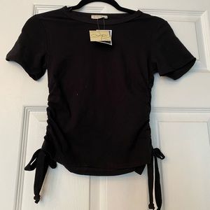 Black bungee side tie t-shirt